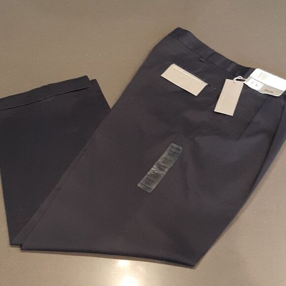 Dockers Navy Legacy Khaki NWT - Picture 1 of 11